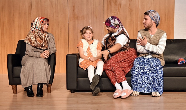 KMÜ'de Bi Başka Tiyatro Ekibi Sahne Aldı