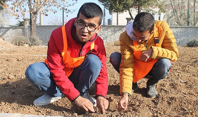 Laleler, Özel Öğrencilerin ellerinde hayat buluyor