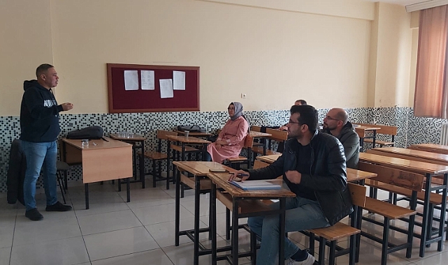 Öğretmenlere Araştırma Projeleri Hazırlama Eğitimi Verildi
