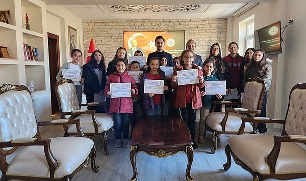 Paşa Torunları 70 Dakika Okuyor Projesi Kasım Ayı Şampiyonlarından Kaymakam Saka'ya Ziyaret