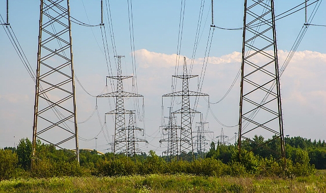 Sanayi Elektriğine %16 İndirim, Konuta Zam Yok