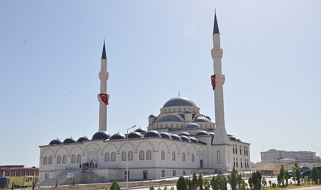 Üniversite Camisinde Yılın İlk Gününde Sabah Namazı Buluşması Düzenlenecek
