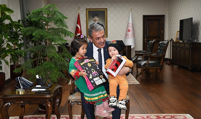 Vali Akkoyun, Afganistanlı Nesir Ailesini Kabul Etti