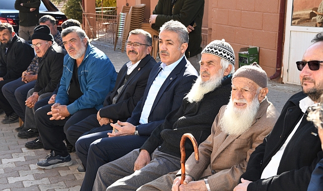 Vali Akkoyun Damlapınar Köyünde vatandaşla buluştu