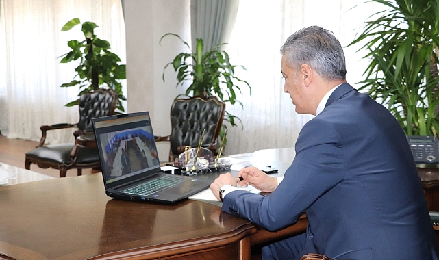 Vali Akkoyun'dan öğrencilere öğüt: "Okuduğunuzu yazın"