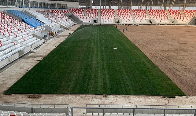 Yeni Karaman Stadyumu'nda çim serimi başladı