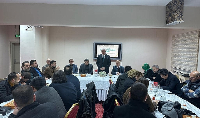 Gazeteciler ile siyasiler arabaşı gecesinde buluştu. Konu 2023 seçimleri oldu