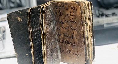 Karaman'da deri üzerine yazılmış tarihi kitap ele geçirildi