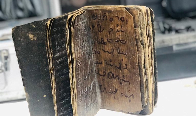 Karaman'da deri üzerine yazılmış tarihi kitap ele geçirildi