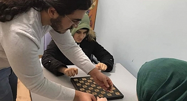 Karaman'da Görme Engelli Bireyler İçin Satranç Eğitimi