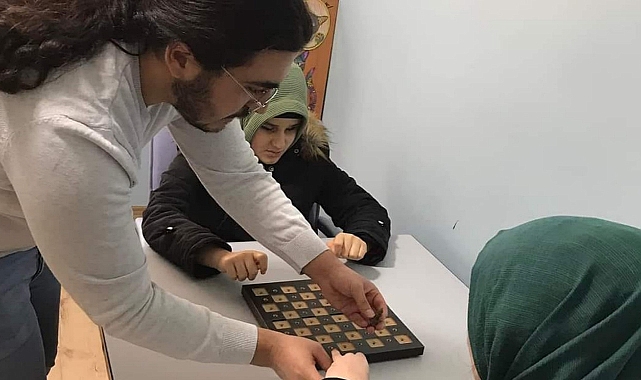 Karaman'da Görme Engelli Bireyler İçin Satranç Eğitimi