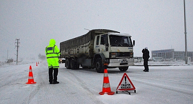 Karaman-Mut Yolu Tır Geçişlerine Kapatıldı