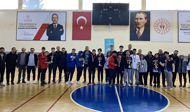 Okul Sporlar Gençler Floor Curling Müsabakaları Sona Erdi