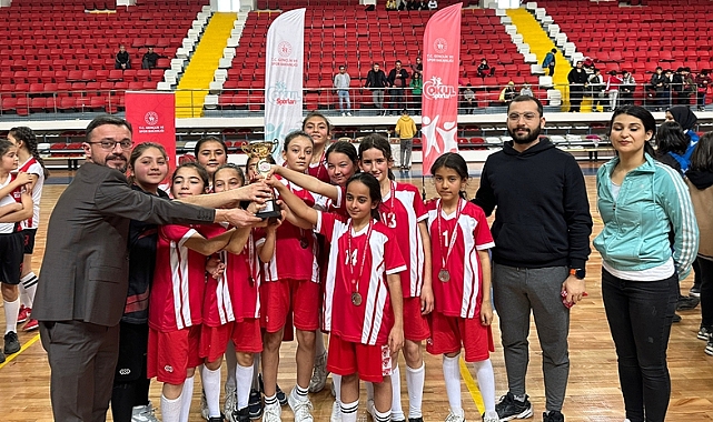 Okul Sporları Küçükler Hentbol Müsabakaları Sona Erdi