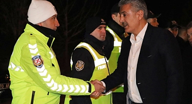 Vali Akkoyun'dan görev başındaki güvenlik ve sağlık ekiplerine ziyaret