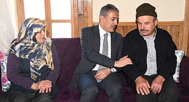 Vali Akkoyun'dan Şehit Çevik'in Baba ocağına Ziyaret