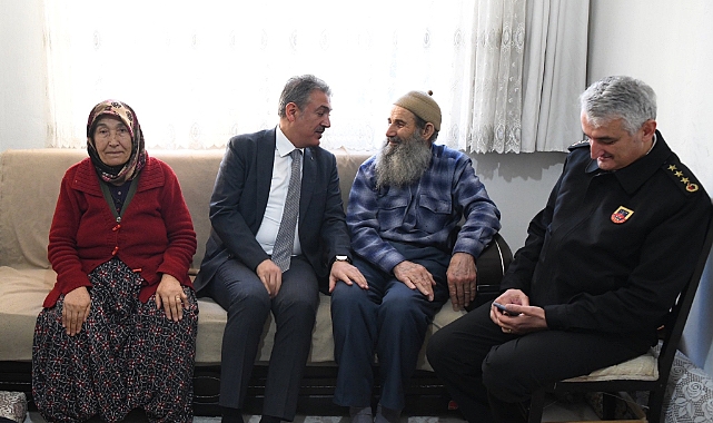 Vali Akkoyun Şehit Şahin Mavi'nin ailesini ziyaret etti