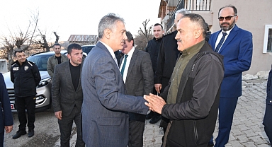 Vali Akkoyun şehit Ahmet Demir’in ailesini ziyaret etti