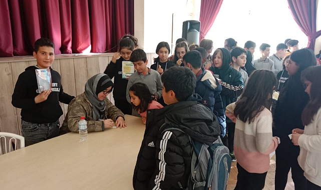 Yazar Mine Sota İmaret Ortaokulu Öğrencileri ile Buluştu
