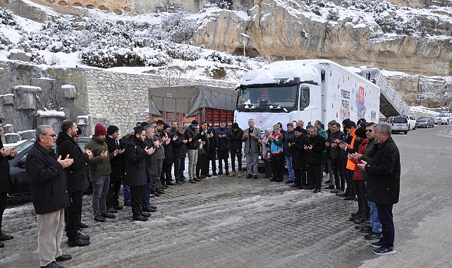 Ermenek'ten Yardım Tırının İlki Dualarla Uğurlandı