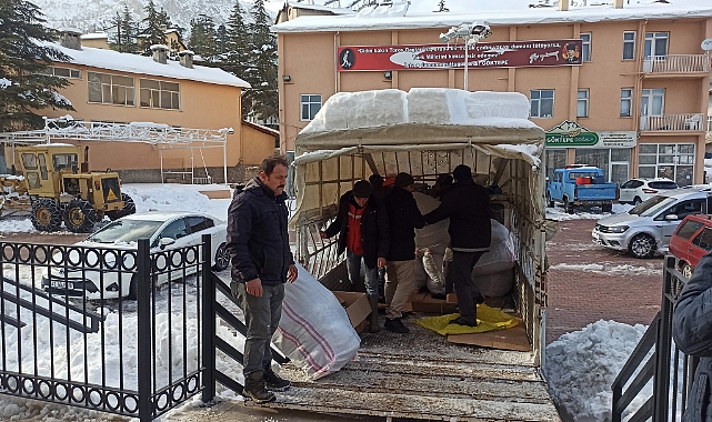 Göktepeli Gençler Kapı Kapı Dolaşıp Yardım Topladı