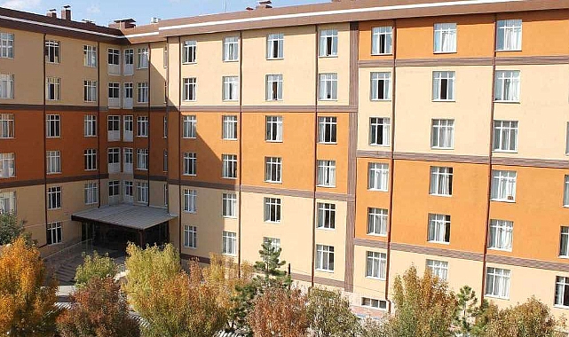 Hatuniye ve Nefise Sultan Yurtları doldu, depremzedeler Piri Reis Yurdu'na yerleştiriliyor