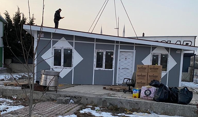 Karaman Belediyesi Adıyaman'a Bin Kişilik Mobil Mutfak Gönderdi