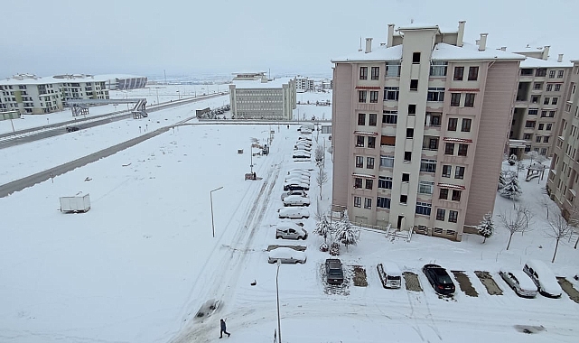 Karaman'da Kar Kalınlığı 30 Cm'ye Ulaştı