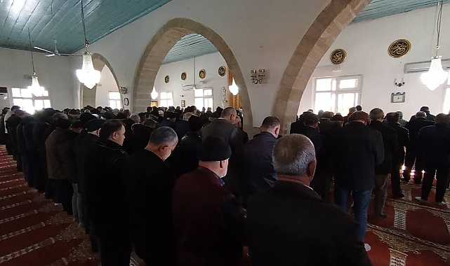 Karaman'daki tüm camilerde gıyabi cenaze namazı kılındı