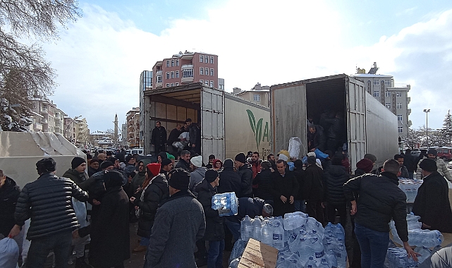 Karaman'dan Deprem Bölgesine 34 Tır Gitti