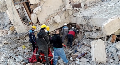 Karaman'dan Deprem Bölgesine Giden Ekiplerin Çalışmaları Sürüyor