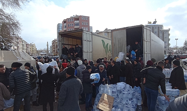 Karaman, deprem bölgesi için kenetlendi! Yardımlar toplanmaya devam ediyor