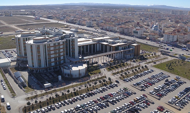 Karaman Eğitim ve Araştırma Hastanesinde 13 depremzede tedavi görüyor
