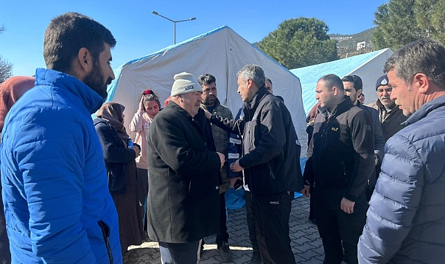 Karaman Valisi Akkoyun, deprem bölgesinde çalışmalarını sürdürüyor