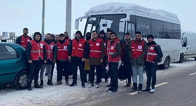 KMÜ Genç Kızılay Topluluğu ve Teknik Personel Deprem Bölgesinde