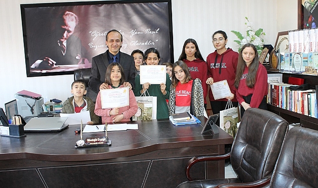 Paşa Torunları 70 Dakika Okuyor Projesi'nin Ocak Ayı Şampiyonları Ödüllerini Aldı