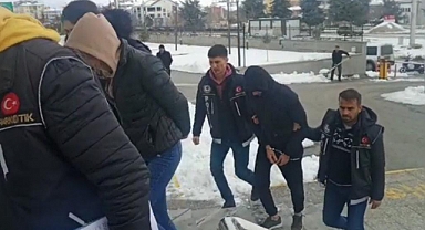 Uyuşturucu Satıcısı 7 Şüpheliden 6'sı Tutuklandı
