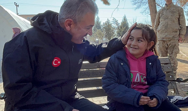 Vali Akkoyun Çadır Kent’teki vatandaşları ziyaret etti