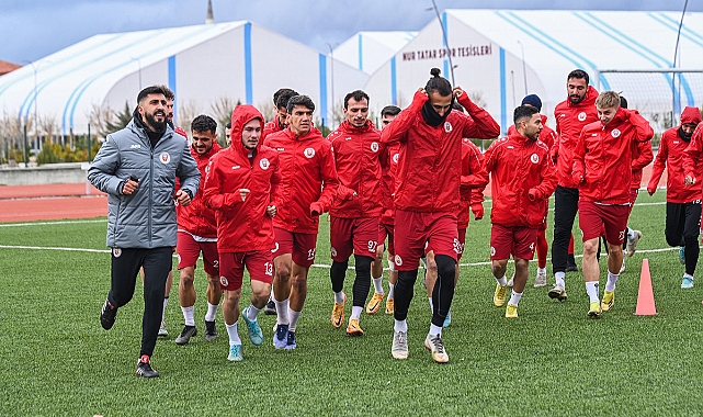 Ayvalıkgücü - Karaman FK maçının hakemleri belli oldu