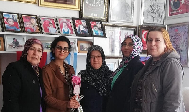 BBP Karaman Teşkilatı 10 bin Karanfil Dağıttı