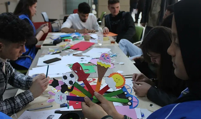Depremzede Çocuklar, Gençlik Merkezlerinde Moral Depoluyor
