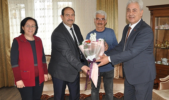 Dr. Adnan Kurşun Emekli Hekimleri Ziyaret Etti