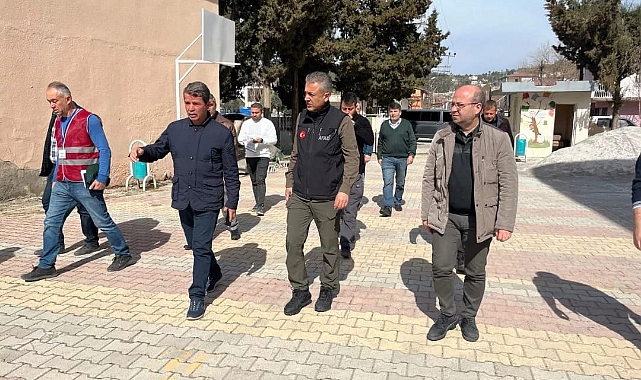 Karaman Valisi Akkoyun, Deprem Bölgesinde Çalışmalarını Sürdürüyor
