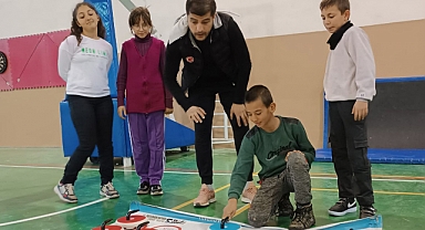 Kazımkarabekir'de Floor Curling ve Dart Müsabakaları