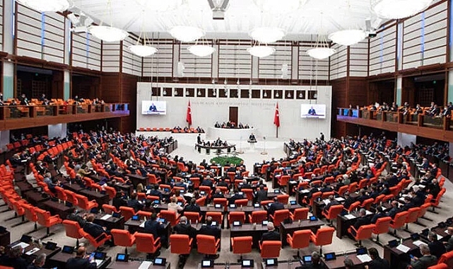 Milyonlarca kişi bekliyordu! EYT Meclis'ten geçti
