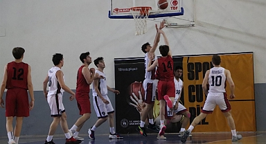 U18 Erkekler Basketbol Bölge Şampiyonası Karaman'da Başladı