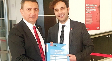 Ünver, de adaylık başvurusunu yaptı