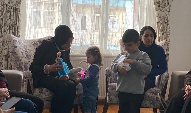 Vali ve Vekil Eşlerinden Depremzede Ailelere ziyaret