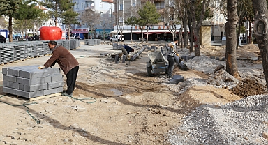 Yeşil Cami çevresi yenileniyor