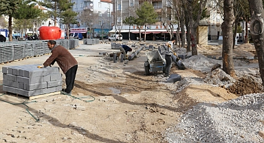 Yeşil Cami çevresi yenileniyor